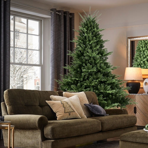 Full-Shaped 7.5FT Christmas Tree with 2441 Tips – PE/PVC Mixed